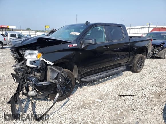 ✅ 2022 Chevrolet Silverado 1500 LT Trail Boss • VIN: 3GCUDFET1NG689741 • Lot: 67186195. Wystawiony na Copart z przebiegiem 32 376 mil. Bezpłatny archiwum sprzedaży aukcyjnych z USA i szczegółowy raport historii pojazdu na DreamBid. Zdjęcie 1.