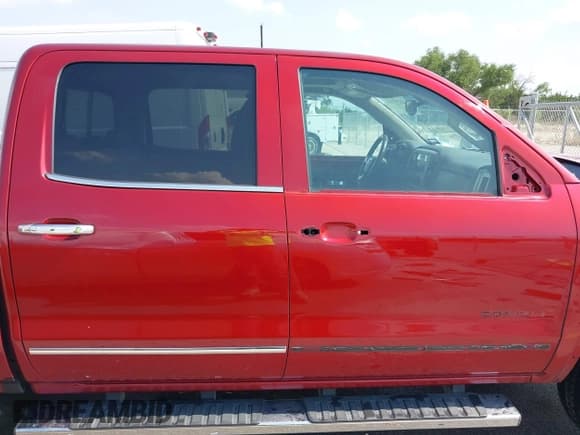 ✅ 2018 GMC Sierra 1500 Denali • VIN: 3GTP1PEC8JG525439 • Lot: 42155109. Wystawiony na IAAI z przebiegiem 73 965 mil. Bezpłatny archiwum sprzedaży aukcyjnych z USA i szczegółowy raport historii pojazdu na DreamBid. Zdjęcie 14.