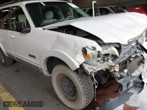 ✅ 2008 Ford Explorer XLT • VIN: 1FMEU73E08UB34906 • Lot: 43551432. Wystawiony na IAAI z przebiegiem 244 827 mil. Bezpłatny archiwum sprzedaży aukcyjnych z USA i szczegółowy raport historii pojazdu na DreamBid. Zdjęcie 6.