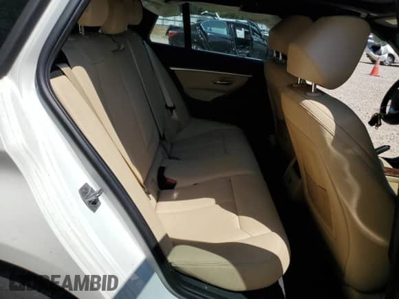 2018 BMW 3 Series 328d xDrive с VIN WBA8J1C50JA379426, выставлен на аукционе Copart как лот 47725083 с пробегом 64 605 миль миль и . История ставок и продаж доступна на DreamBid. Изображение 10.