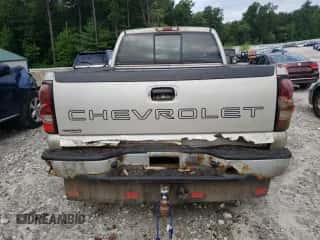 2005 Chevrolet Silverado 1500 Work Truck z VIN 1GCEC14X55Z142602, wystawiony jako Copart lot #65685494 z przebiegiem 103 299 mil mil oraz Czysty tytuł • Clean title. Historia ofert i sprzedaży dostępna na DreamBid. Obrazek 6.