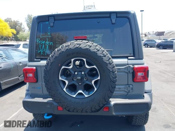 ✅ 2023 Jeep Wrangler Rubicon • VIN: 1C4JJXR64PW700323 • Лот: 42407681. Опубликован ранее на IAAI с пробегом 21 034 миль. Бесплатный доступ к архиву аукционных продаж из США и подробный отчёт об истории автомобиля на DreamBid. Изображение 16.