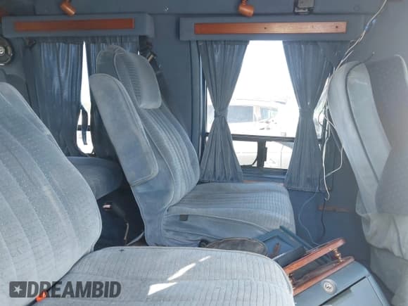 ✅ 1993 Chevrolet Chevy Van • VIN: 2GBEG25Z3P4134393 • Лот: 41626673. Опубликован ранее на IAAI с пробегом 214 306 миль. Бесплатный доступ к архиву аукционных продаж из США и подробный отчёт об истории автомобиля на DreamBid. Изображение 8.