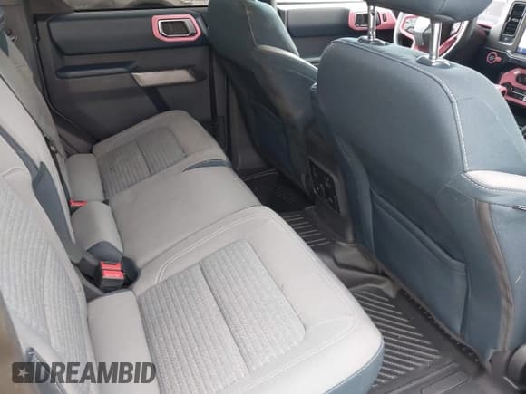 ✅ 2023 Ford Bronco • VIN: 1FMEE5BP0PLB18858 • Lot: 43179647. Wystawiony na IAAI z przebiegiem 38 479 mil. Bezpłatny archiwum sprzedaży aukcyjnych z USA i szczegółowy raport historii pojazdu na DreamBid. Zdjęcie 8.