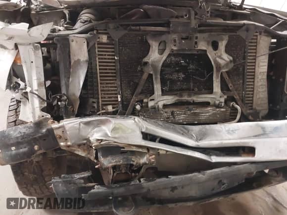 2007 Chevrolet Silverado 2500HD 1LT z VIN 1GCHK23647F512117, wystawiony jako IAAI lot #41359591 z przebiegiem 289 455 mil mil oraz . Historia ofert i sprzedaży dostępna na DreamBid. Obrazek 18.