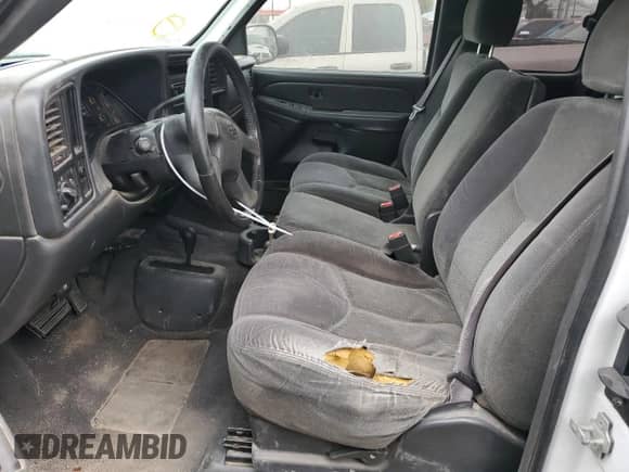 ✅ 2005 Chevrolet Silverado 1500 LS • VIN: 1GCEK19V05Z102728 • Lot: 42457325. Wystawiony na Copart z przebiegiem 313 488 mil mil. Skorzystaj z bezpłatnego archiwum sprzedaży aukcyjnych z USA i zobacz szczegółowy raport historii pojazdu na DreamBid. Zdjęcie 7.