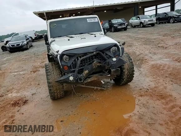 ✅ 2010 Jeep Wrangler Unlimited Sport • VIN: 1J4BB3H11AL114892 • Lot: 53947985. Wystawiony na Copart z przebiegiem 168 179 mil. Bezpłatny archiwum sprzedaży aukcyjnych z USA i szczegółowy raport historii pojazdu na DreamBid. Zdjęcie 14.