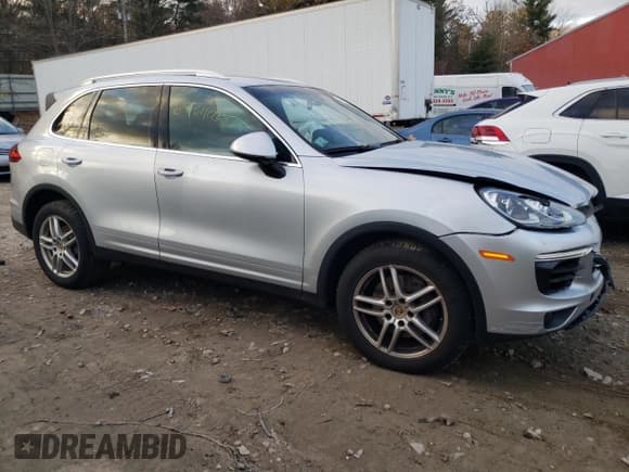 ✅ 2016 Porsche Cayenne • VIN: WP1AA2A2XGKA09038 • Lot: 69164122. Listed on Copart with 118,333 mi. Free auction sales archive from the USA and detailed vehicle history report at DreamBid. Image 4.