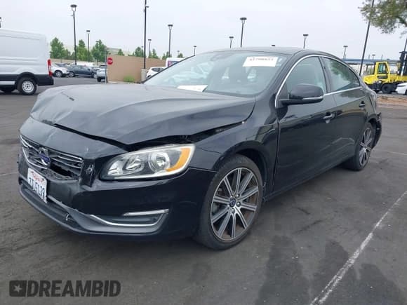 ✅ 2016 Volvo S60 T5 Drive-E Premier • VIN: LYV402FK9GB108961 • Лот: 42790852. Опубликован ранее на IAAI с пробегом 105 072 миль. Бесплатный доступ к архиву аукционных продаж из США и подробный отчёт об истории автомобиля на DreamBid. Изображение 2.