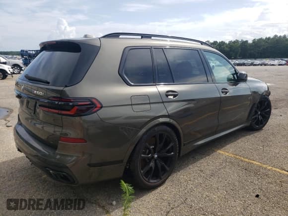 ✅ 2024 BMW X7 M60i • VIN: 5UX33EM08R9V47441 • Лот: 60981465. Опубликован ранее на Copart с пробегом Не указан. Бесплатный доступ к архиву аукционных продаж из США и подробный отчёт об истории автомобиля на DreamBid. Изображение 3.