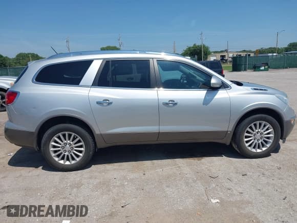 ✅ 2010 Buick Enclave CX • VIN: 5GALRAED2AJ103650 • Lot: 42497304. Wystawiony na IAAI z przebiegiem 98 620 mil. Bezpłatny archiwum sprzedaży aukcyjnych z USA i szczegółowy raport historii pojazdu na DreamBid. Zdjęcie 13.