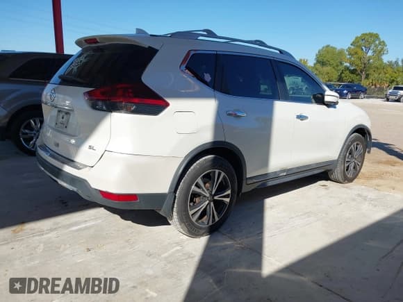 ✅ 2018 Nissan Rogue S • VIN: 5N1AT2MT5JC847684 • Lot: 43699908. Listed on IAAI with 66,938 mi. Free auction sales archive from the USA and detailed vehicle history report at DreamBid. Image 4.