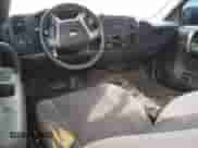 2009 Chevrolet Silverado 1500 LT z VIN 1GCEC29C49Z268032, wystawiony jako Copart lot #45053045 z przebiegiem Nie podano mil oraz Szkoda całkowita • Salvage title. Historia ofert i sprzedaży dostępna na DreamBid. Obrazek 8.