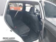 ✅ 2014 Toyota RAV4 LE • VIN: JTMZFREV9EJ003432 • Lot: 43552500. Wystawiony na IAAI z przebiegiem 255 129 mil. Bezpłatny archiwum sprzedaży aukcyjnych z USA i szczegółowy raport historii pojazdu na DreamBid. Zdjęcie 8.