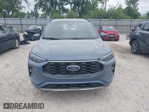 ✅ 2023 Ford Escape ST-Line Elite • VIN: 1FMCU9PZ5PUA30250 • Lot: 43052312. Wystawiony na IAAI z przebiegiem 29 178 mil. Bezpłatny archiwum sprzedaży aukcyjnych z USA i szczegółowy raport historii pojazdu na DreamBid. Zdjęcie 13.
