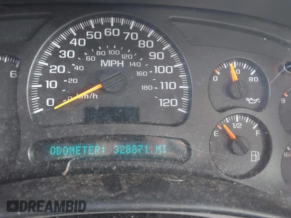 ✅ 2005 Chevrolet Silverado 2500HD LS • VIN: 1GCHK23U15F855835 • Lot: 42692755. Wystawiony na IAAI z przebiegiem 328 871 mil. Bezpłatny archiwum sprzedaży aukcyjnych z USA i szczegółowy raport historii pojazdu na DreamBid. Zdjęcie 7.