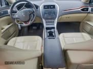 ✅ 2015 Lincoln MKZ • VIN: 3LN6L2J92FR628334 • Lot: 93039845. Wystawiony na Copart z przebiegiem 119 863 mil. Bezpłatny archiwum sprzedaży aukcyjnych z USA i szczegółowy raport historii pojazdu na DreamBid. Zdjęcie 8.