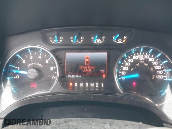 ✅ 2014 Ford F-150 XL • VIN: 1FTFX1ET6EKF41306 • Lot: 42324422. Listed on IAAI with 216,065 mi. Free auction sales archive from the USA and detailed vehicle history report at DreamBid. Image 7.