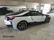 ✅ 2015 BMW i8 • VIN: WBY2Z2C52FV391941 • Лот: 61434155. Опубликован ранее на Copart с пробегом 19 334 миль. Бесплатный доступ к архиву аукционных продаж из США и подробный отчёт об истории автомобиля на DreamBid. Изображение 3.