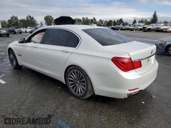 ✅ 2011 BMW 7 Series 740Li • VIN: WBAKB4C5XBC574864 • Лот: 82407465. Опубликован ранее на Copart с пробегом 94 211 миль. Бесплатный доступ к архиву аукционных продаж из США и подробный отчёт об истории автомобиля на DreamBid. Изображение 2.