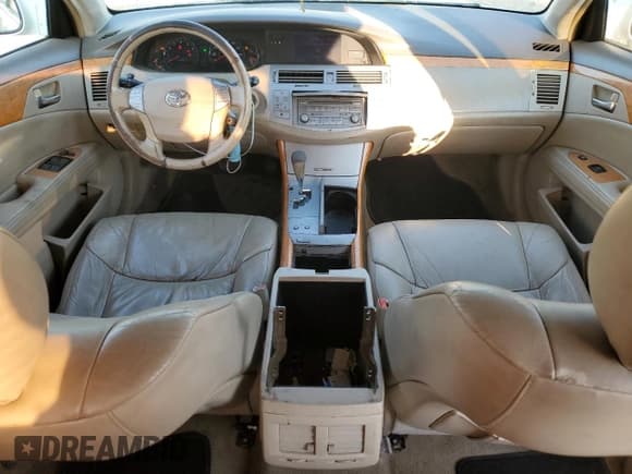 ✅ 2005 Toyota Avalon XLS • VIN: 4T1BK36B75U030931 • Lot: 85083985. Wystawiony na Copart z przebiegiem 145 314 mil. Bezpłatny archiwum sprzedaży aukcyjnych z USA i szczegółowy raport historii pojazdu na DreamBid. Zdjęcie 8.