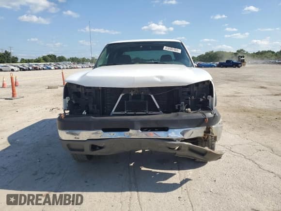 ✅ 2005 Chevrolet Silverado 2500HD LS • VIN: 1GCHK23U65F820126 • Лот: 63202485. Опубликован ранее на Copart с пробегом 179 665 миль. Бесплатный доступ к архиву аукционных продаж из США и подробный отчёт об истории автомобиля на DreamBid. Изображение 5.