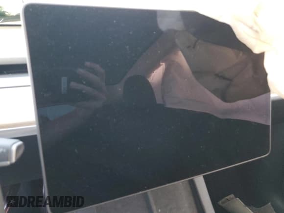 ✅ 2024 Tesla Model Y • VIN: 7SAYGDED8RA330260 • Lot: 86276315. Wystawiony na Copart z przebiegiem Nie podano. Bezpłatny archiwum sprzedaży aukcyjnych z USA i szczegółowy raport historii pojazdu na DreamBid. Zdjęcie 9.