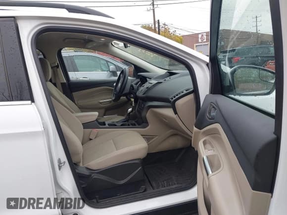 ✅ 2018 Ford Escape SE • VIN: 1FMCU0GD9JUC32631 • Lot: 43648621. Listed on IAAI with 86,643 mi. Free auction sales archive from the USA and detailed vehicle history report at DreamBid. Image 5.