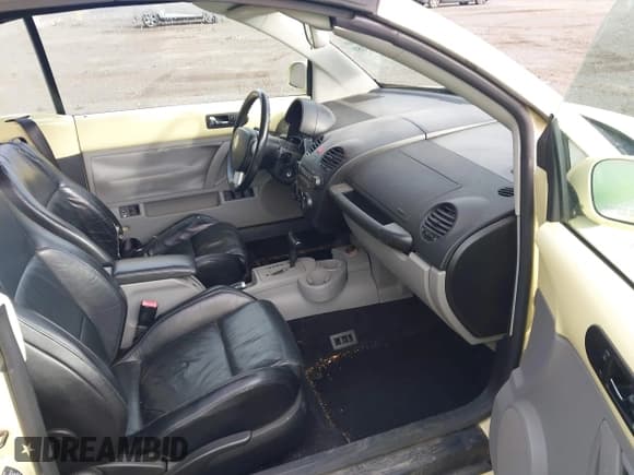 ✅ 2004 Volkswagen Beetle GLS Turbo • VIN: 3VWCD31Y64M352037 • Lot: 43584180. Listed on IAAI with 140,586 mi. Free auction sales archive from the USA and detailed vehicle history report at DreamBid. Image 5.