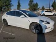 ✅ 2019 Tesla Model 3 Mid Range • VIN: 5YJ3E1EA0KF411960 • Lot: 91627825. Wystawiony na Copart z przebiegiem 19 839 mil. Bezpłatny archiwum sprzedaży aukcyjnych z USA i szczegółowy raport historii pojazdu na DreamBid. Zdjęcie 4.