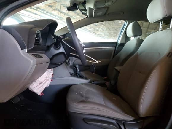 ✅ 2019 Hyundai Elantra SEL • VIN: 5NPD84LF9KH447871 • Lot: 82755465. Listed on Copart with 129,088 mi. Free auction sales archive from the USA and detailed vehicle history report at DreamBid. Image 7.