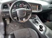 ✅ 2023 Dodge Challenger GT • VIN: 2C3CDZKG2PH512756 • Lot: 43626525. Wystawiony na Copart z przebiegiem 21 533 mil. Bezpłatny archiwum sprzedaży aukcyjnych z USA i szczegółowy raport historii pojazdu na DreamBid. Zdjęcie 8.