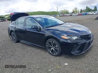 ✅ 2020 Toyota Camry SE • VIN: 4T1J11BK4LU019102 • Лот: 42570825. Опубликован ранее на IAAI с пробегом 44 257 миль. Бесплатный доступ к архиву аукционных продаж из США и подробный отчёт об истории автомобиля на DreamBid. Изображение 1.