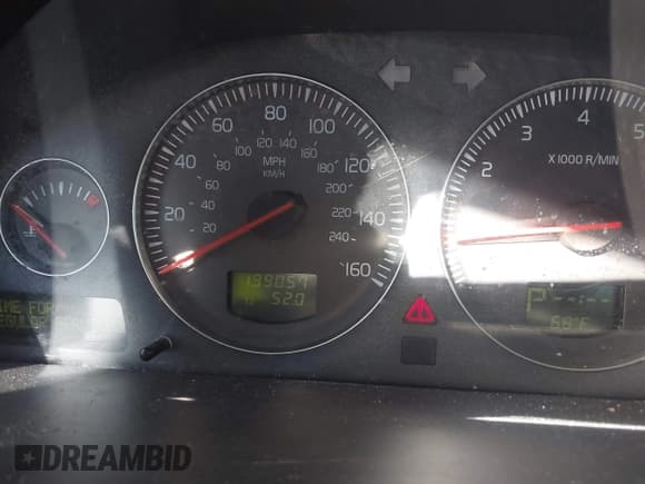 ✅ 2004 Volvo XC90 • VIN: YV1CZ91H641113957 • Lot: 43578632. Wystawiony na IAAI z przebiegiem 199 057 mil. Bezpłatny archiwum sprzedaży aukcyjnych z USA i szczegółowy raport historii pojazdu na DreamBid. Zdjęcie 7.