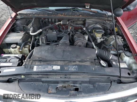 1996 Chevrolet S-10 LS with VIN 1GCCS1948TK167699, listed as a Copart auction lot 85314574 with 157,896 mi miles and Salvage title. Bid and sale history available at DreamBid. Image 11.