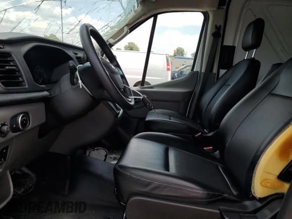 ✅ 2024 Ford Transit Cargo • VIN: 1FTBR1X87RKA89602 • Lot: 64959215. Listed on Copart with 29,567 mi. Free auction sales archive from the USA and detailed vehicle history report at DreamBid. Image 7.