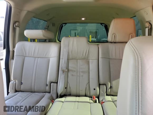 ✅ 2015 Lincoln Navigator • VIN: 5LMJJ3JT8FEJ03084 • Lot: 84768735. Wystawiony na Copart z przebiegiem 163 136 mil. Bezpłatny archiwum sprzedaży aukcyjnych z USA i szczegółowy raport historii pojazdu na DreamBid. Zdjęcie 10.