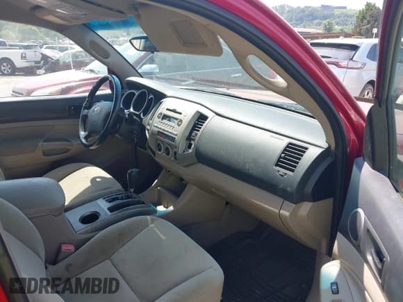 ✅ 2005 Toyota Tacoma • VIN: 5TEMU52N85Z032729 • Lot: 42604370. Listed on IAAI with 183,871 mi. Free auction sales archive from the USA and detailed vehicle history report at DreamBid. Image 5.