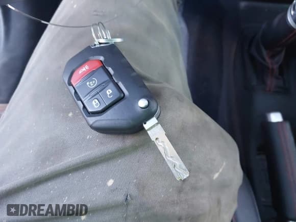 ✅ 2018 Jeep Wrangler Unlimited Rubicon • VIN: 1C4HJXFG4JW254497 • Лот: 43644882. Опубликован ранее на IAAI с пробегом 64 294 миль. Бесплатный доступ к архиву аукционных продаж из США и подробный отчёт об истории автомобиля на DreamBid. Изображение 11.