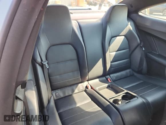 ✅ 2014 Mercedes-Benz C 350 • VIN: WDDGJ8JB9EG200275 • Lot: 80406655. Wystawiony na Copart z przebiegiem 128 013 mil. Bezpłatny archiwum sprzedaży aukcyjnych z USA i szczegółowy raport historii pojazdu na DreamBid. Zdjęcie 10.