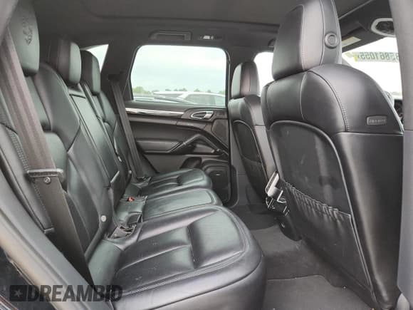 ✅ 2018 Porsche Cayenne • VIN: WP1AA2A26JKA02983 • Лот: 85861055. Опубликован ранее на Copart с пробегом 63 477 миль. Бесплатный доступ к архиву аукционных продаж из США и подробный отчёт об истории автомобиля на DreamBid. Изображение 11.