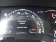 ✅ 2023 Toyota RAV4 LE • VIN: 2T3H1RFV4PC223253 • Lot: 43260496. Wystawiony na IAAI z przebiegiem 33 022 mil. Bezpłatny archiwum sprzedaży aukcyjnych z USA i szczegółowy raport historii pojazdu na DreamBid. Zdjęcie 15.