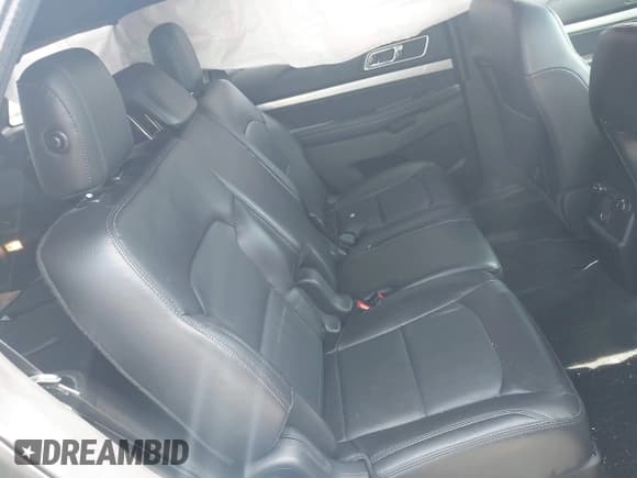 ✅ 2017 Ford Explorer XLT • VIN: 1FM5K8D86HGA94091 • Lot: 41842819. Wystawiony na IAAI z przebiegiem 60 203 mil. Bezpłatny archiwum sprzedaży aukcyjnych z USA i szczegółowy raport historii pojazdu na DreamBid. Zdjęcie 8.