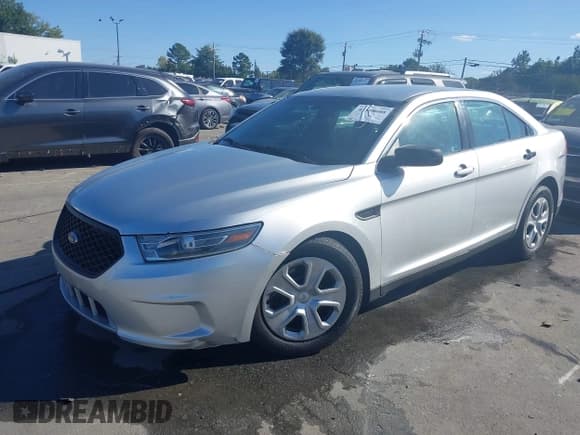 ✅ 2017 Ford Police Interceptor • VIN: 1FAHP2MK8HG139274 • Лот: 43358608. Опубликован ранее на IAAI с пробегом 148 530 миль. Бесплатный доступ к архиву аукционных продаж из США и подробный отчёт об истории автомобиля на DreamBid. Изображение 17.