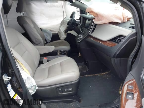 ✅ 2019 Toyota Sienna XLE • VIN: 5TDDZ3DC0KS225564 • Лот: 41973012. Опубликован ранее на IAAI с пробегом 71 858 миль. Бесплатный доступ к архиву аукционных продаж из США и подробный отчёт об истории автомобиля на DreamBid. Изображение 5.