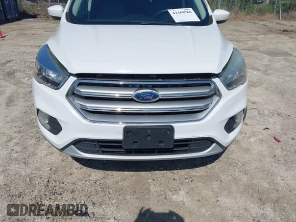 ✅ 2017 Ford Escape SE • VIN: 1FMCU9GD1HUC93888 • Lot: 42468768. Wystawiony na IAAI z przebiegiem 110 502 mil. Bezpłatny archiwum sprzedaży aukcyjnych z USA i szczegółowy raport historii pojazdu na DreamBid. Zdjęcie 12.