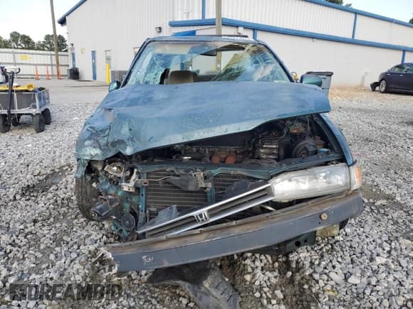 ✅ 1993 Honda Accord • VIN: 1HGCB7674PA054864 • Lot: 72613374. Wystawiony na Copart z przebiegiem 197 683 mil. Bezpłatny archiwum sprzedaży aukcyjnych z USA i szczegółowy raport historii pojazdu na DreamBid. Zdjęcie 5.