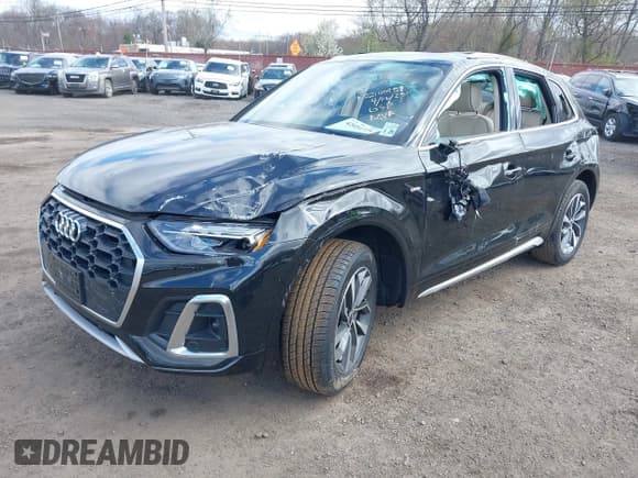 ✅ 2024 Audi Q5 S line Premium • VIN: WA1GAAFY8R2043043 • Лот: 42054728. Опубликован ранее на IAAI с пробегом 10 929 миль. Бесплатный доступ к архиву аукционных продаж из США и подробный отчёт об истории автомобиля на DreamBid. Изображение 2.