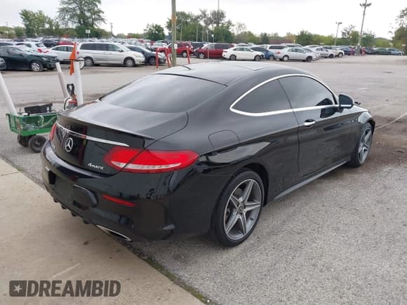 ✅ 2018 Mercedes-Benz C 300 • VIN: WDDWJ4KB1JF729495 • Lot: 43282915. Wystawiony na IAAI z przebiegiem 89 926 mil. Bezpłatny archiwum sprzedaży aukcyjnych z USA i szczegółowy raport historii pojazdu na DreamBid. Zdjęcie 4.