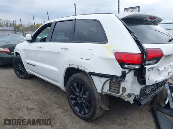 ✅ 2017 Jeep Grand Cherokee Altitude • VIN: 1C4RJEAG2HC957205 • Lot: 38118638. Wystawiony na IAAI z przebiegiem 46 446 mil. Bezpłatny archiwum sprzedaży aukcyjnych z USA i szczegółowy raport historii pojazdu na DreamBid. Zdjęcie 15.